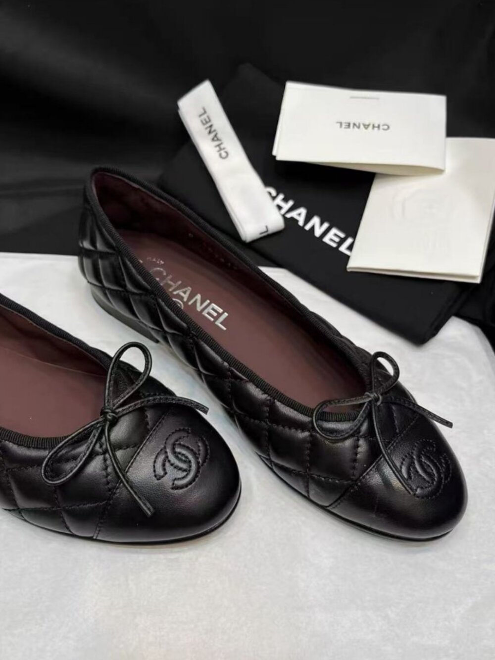 CHANEL Black Quilted Leather Bow CC Logo Ballet Flats - Picture 5 of 9
